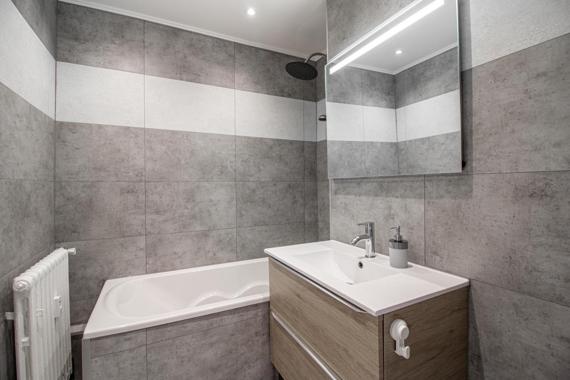 Sweet-Bright Apartment Hayange ภายนอก รูปภาพ